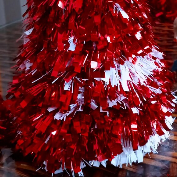 Set of 4 Sparkly Tinsel Tabletop Christmas Trees Decor - Picture 7 of 9